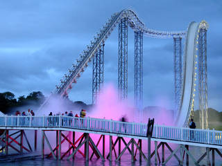 Drenched stimmungsvoll illuminiert © Oakwood Theme Park
